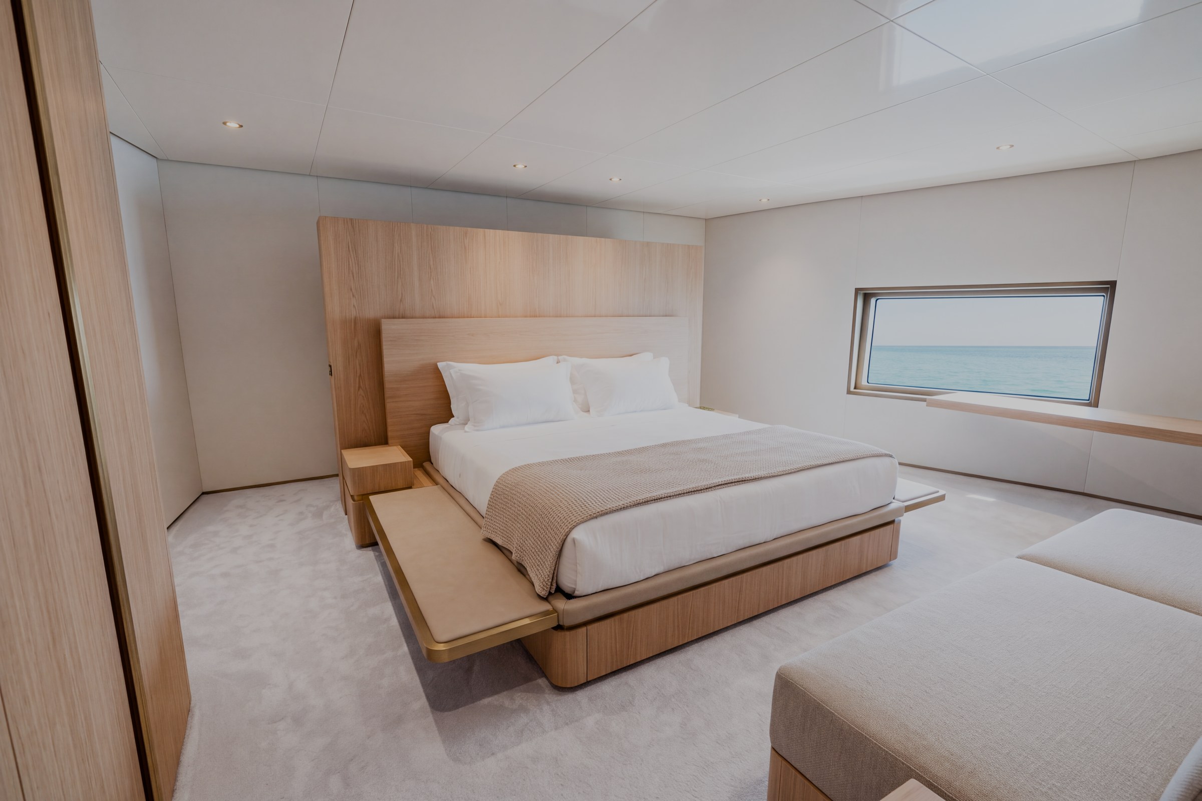 VIP cabin of the sample yacht with a guest bed and cabin furnishings