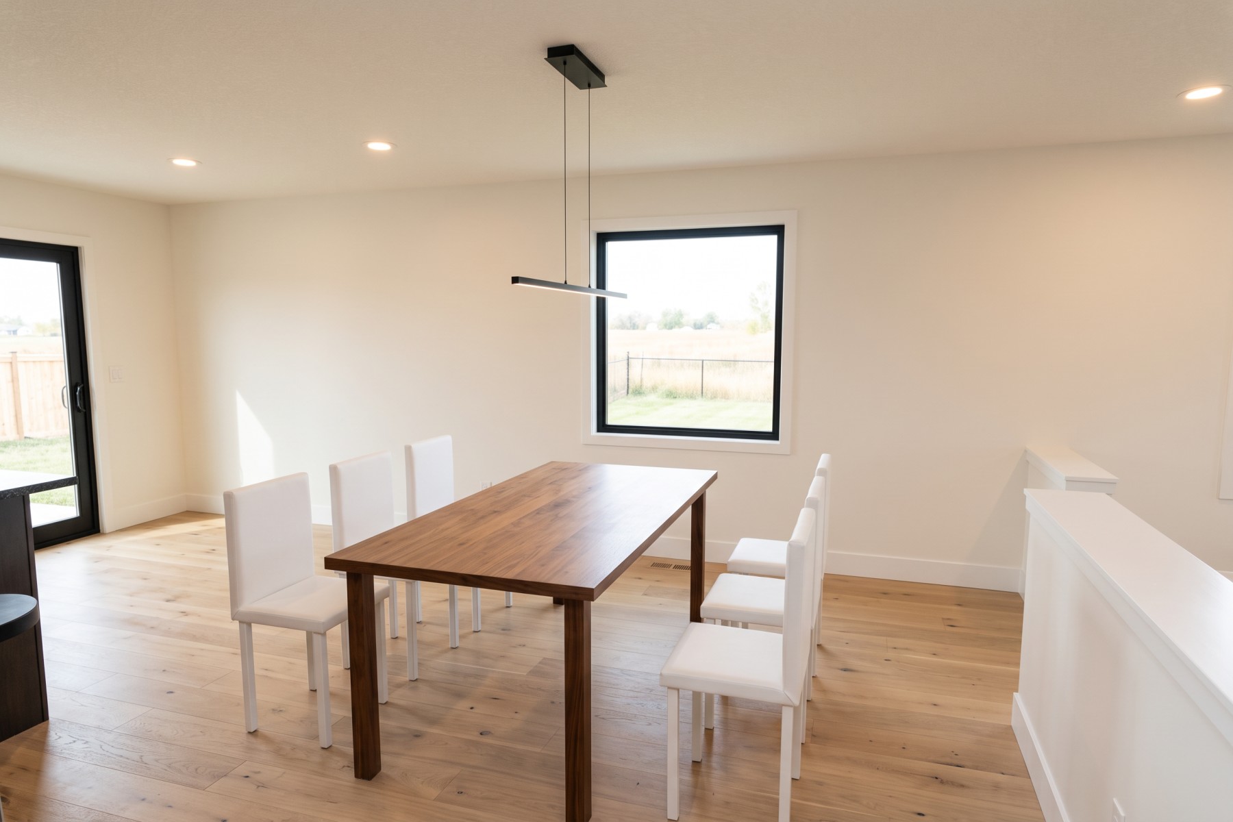 Dining area beside the kitchen
